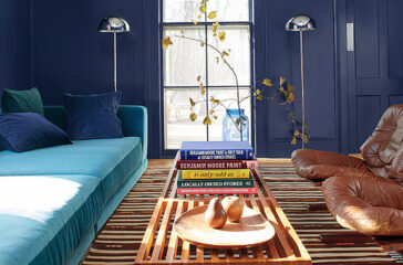 benjaminmoore-living-room-refresh-navy-blue-paint-living-room-walls-door