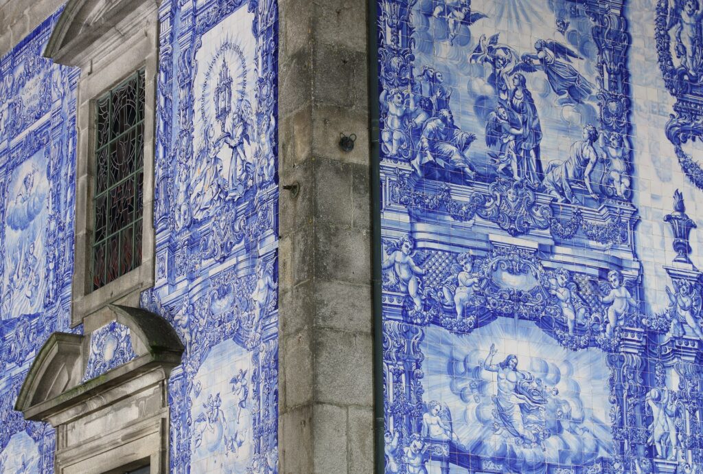 portugal-porto-church-tile-panting-4139973/